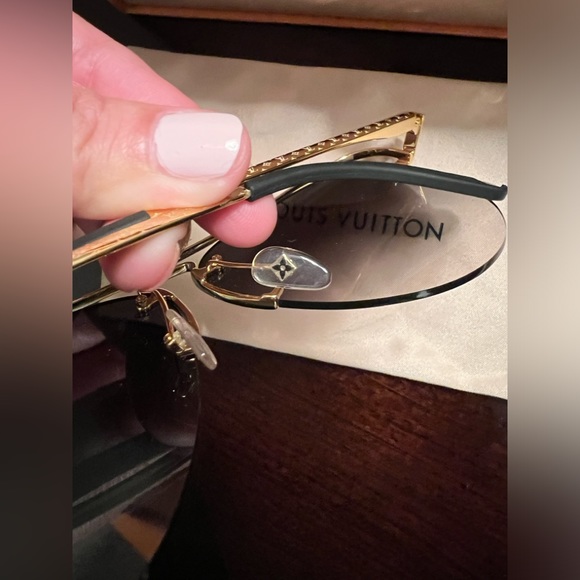 Louis Vuitton sun glasses
